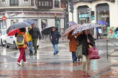 Lluvia y frío en Valladolid, imagen de archivo