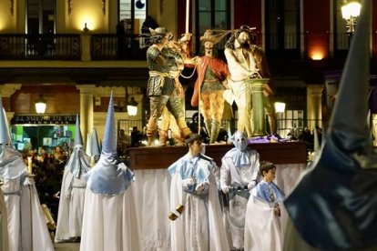 Procesión general de la Sagrada Pasión del Redentor, de la Semana Santa de Valladolid.