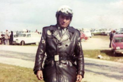 Guardia civil Pedro Lucas Elena, de servicio como motorista de la Agrupación de Tráfico. 1974