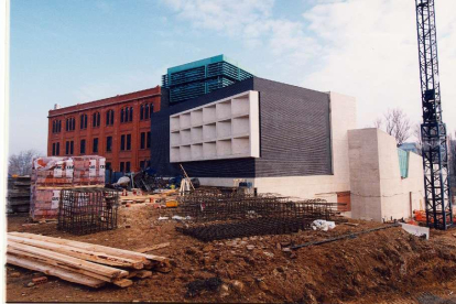 1998 - OBRAS DE CONSTRUCCIÓN DEL COMPLEJO DEL MUSEO DE LA CIENCIA CON LA REHABILITACIÓN DE UNO DE LOS EDIFICIOS DE LA ANTIGUA FÁBRICA DE EL PALERO
