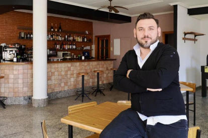 Catalin, arrendatario del nuevo bar municipal de Castronuño