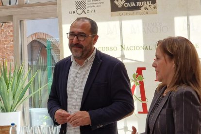El alcalde de Tordesillas, Miguel Ángel Oliveira, junto a los ediles Verónica Gil e Isaías García.