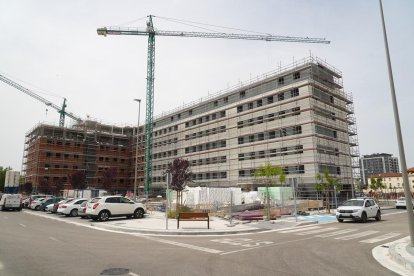 Construcción de viviendas en el nuevo barrio Cuarteles de Artillería y Conde Ansúrez.