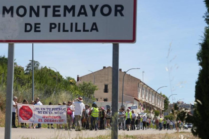 Manifestación contra la planta de Biogás en Montemayor de Pililla J.M.LOSTAU