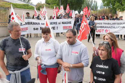 Concentración de protesta trabajadores del Zambrana de Valladolid