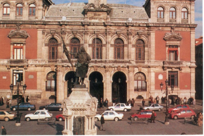 Imagen de la fachada del Ayuntamiento de Valladolid en los años 80.