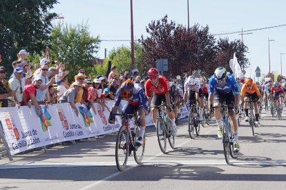 El corredor del Jayco Alula Caleb Ewan se adjudica al sprint la XXVIII Clásica ciclista internacional a Castilla y León