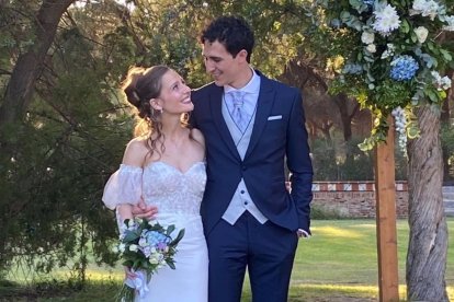 Nura y Gonzalo en su boda bahá'í sin necesidad de un acto civil adicional en España.