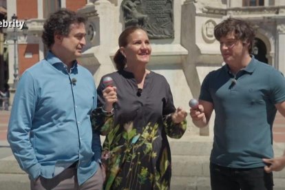 Los presentadores Samantha Vallejo-Nágera, Pepe Rodríguez y Jordi Cruz antes de homenajear a Concha Velasco