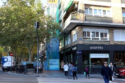 Imagen de las obras junto a la Academia de Caballería