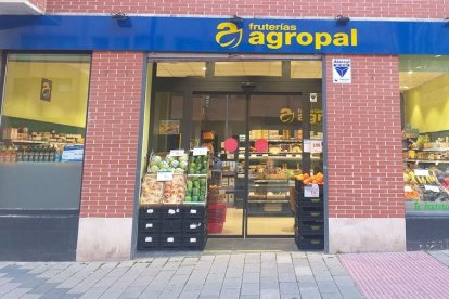Imagen del Agropal en la calle Manuel Azaña de Valladolid.