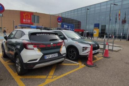 Imagen de un operativo de la Guardia Civil en Río Shopping, donde se produjo la simulación del robo.