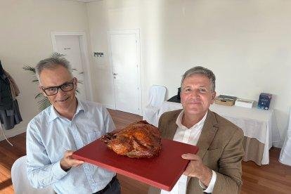 Francisco Iglesias y Alfonso Jiménez Rodríguez-Vila comenzaron esta historia de éxito empresarial a los 19 años con el capón.
