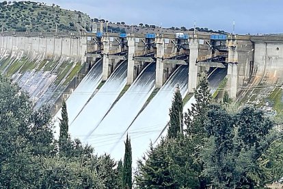 Embalse de Santa Teresa, en Salamanca, que contuvo una entrada de 550 metros cúbicos por segundo. CHD