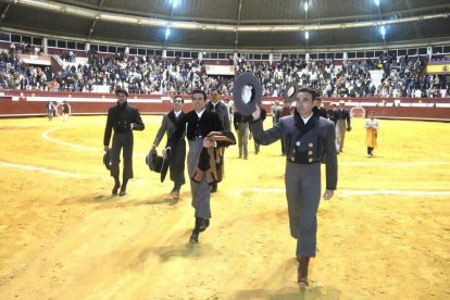 IX Festival Taurino Mixto con Picadores de Arroyo de la Encomienda a favor de la Asociación Vallisoletana de Esclerosis Múltiple
