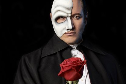Daniel Diges como Erik, 'El fantasma de la ópera'.