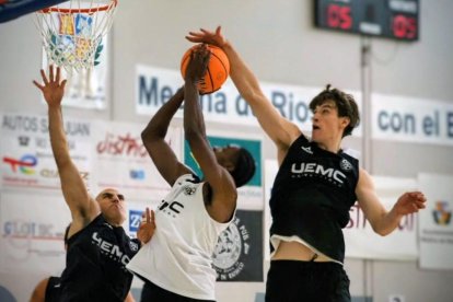 Partido de exhibición del CBC Valladolid en Rioseco.