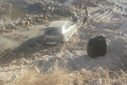 Lugar al que cayó el vehículo tras el accidente.