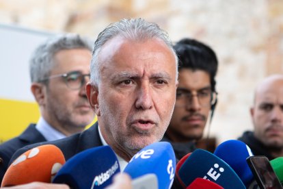 El ministro de Política Territorial y Memoria Democrática, Ángel Víctor Torres, atiende a los medios tras la reunión de la Comisión Interministerial de Coordinación de la Administración Periférica del Estado (CICAPE), en Zamora.