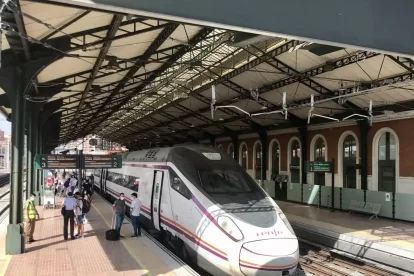 Tren Avant en la estación de Campo Grande de Valladolid.