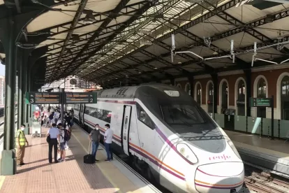 Tren Avant en la estación de Campo Grande de Valladolid.