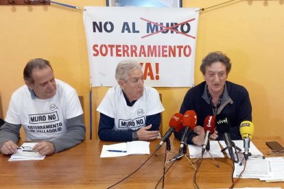 Cecilio Vadillo, Alfonso Peña y José Luis Lara, portavoces de la Plataforma por el Soterramiento del Ferrocarril de Valladolid.