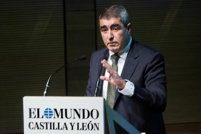 El director de El Mundo de Castilla y León, Pablo Lago, durante su discurso en los Premios la Posada