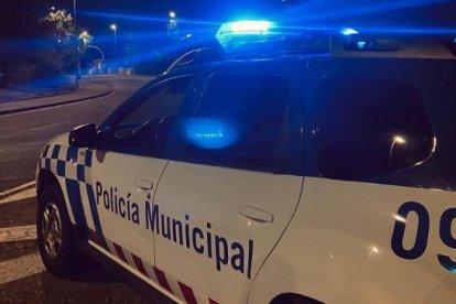 Archivo - Un vehículo de la Policía Municipal de Valladolid.
