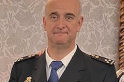 El jefe de antidroga de la policía nacional de Valladolid, el día que recibía el nombramiento de Guardia Urbano de Honor