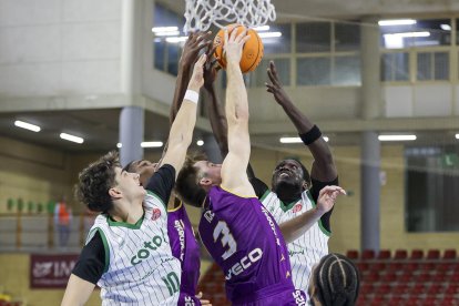 Un momento del Córdoba-UEMC.
