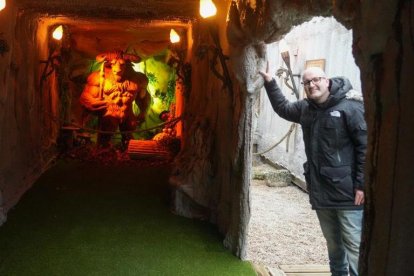 Inauguración del nuevo espacio El Laberinto de Medusa con Juan Villa.