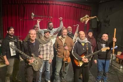 Una imagen de los músicos, en Patio Corsario, durante los ensayos.