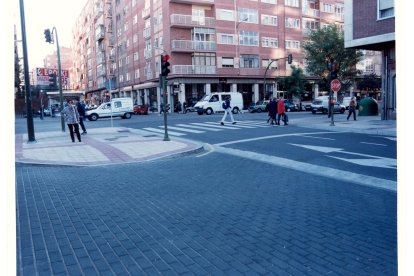 Obras de la primera fase de urbanización de la calle Gabilondo en 1998