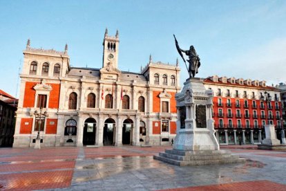 Fachada del Ayuntamiento de Valladolid.