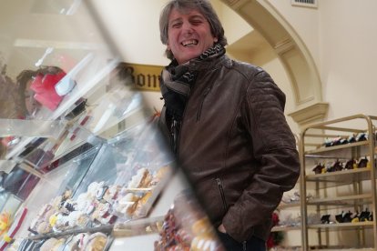 El secretario general del PSOECyL y candidato a la Presidencia de la Junta, Carlos Martínez, antes del acto público en Miranda de Ebro (Burgos).