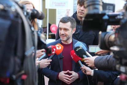 El ministro de Derechos Sociales, Pablo Bustinduy, durante su visita a Valladolid.