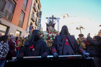 Procesión de Penitencia y Caridad en Jueves Santo