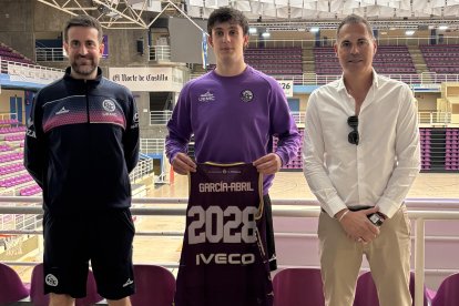 Juan García Abril, renovado hasta 2028.