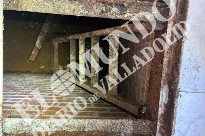 Entrada al sótano oculto la que fuera casa del único acusado el caso de Esther López.