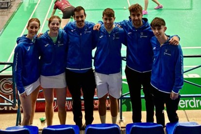 El equipo de bádminton de la UVa en el Campeonato de España Absoluto.