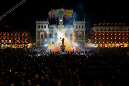 Actuación de Gratte Ciel en la plaza Mayor