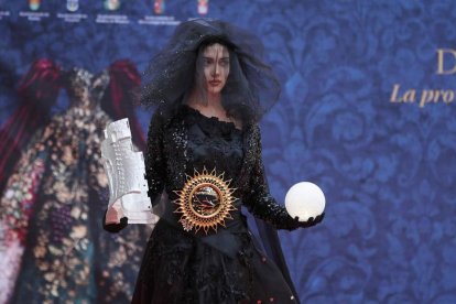 Desfile 'La provincia de Valladolid viste su patrimonio' en Simancas (Valladolid)