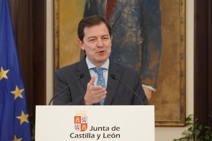 El presidente de la Junta de Castilla y León, Alfonso Fernández Mañueco, comparece en rueda de prensa.