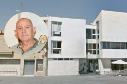 El Ayuntamiento de Sardón de Duero y en miniatura, el todavía alcalde, José Antonio Matesanz