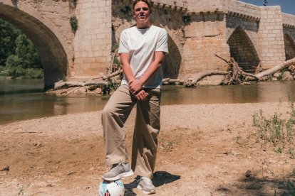 Robin van Duiven, junto al puente de Simancas.