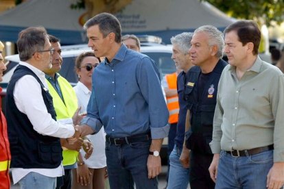 El presidente del Gobierno, Pedro Sánchez, se desplaza a la zona afectada por los incendios forestales de Ávila. El jefe del Ejecutivo