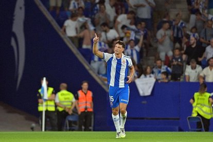 Miguel Rubio celebra el gol que marcó al Atlético en su debut con el Espanyol.