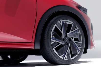 Renault gana 705 millones hasta junio, incrementa un 9,5% sus ingresos y mantiene objetivos para 2026