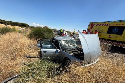 Estado en el que quedaba el coche de la víctima, tras el accidente en la autovía Valladolid-Segovia