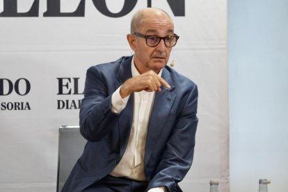 El director general de Iberaval, Pedro Pisonero, durante su intervención en el club de prensa de El Mundo de Castilla y León